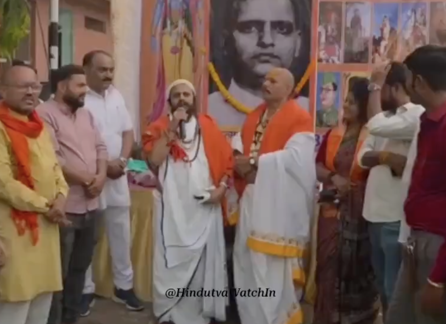 In Ahmedabad, Monk Says Muslim Women Must Wear Sarees or Leave India