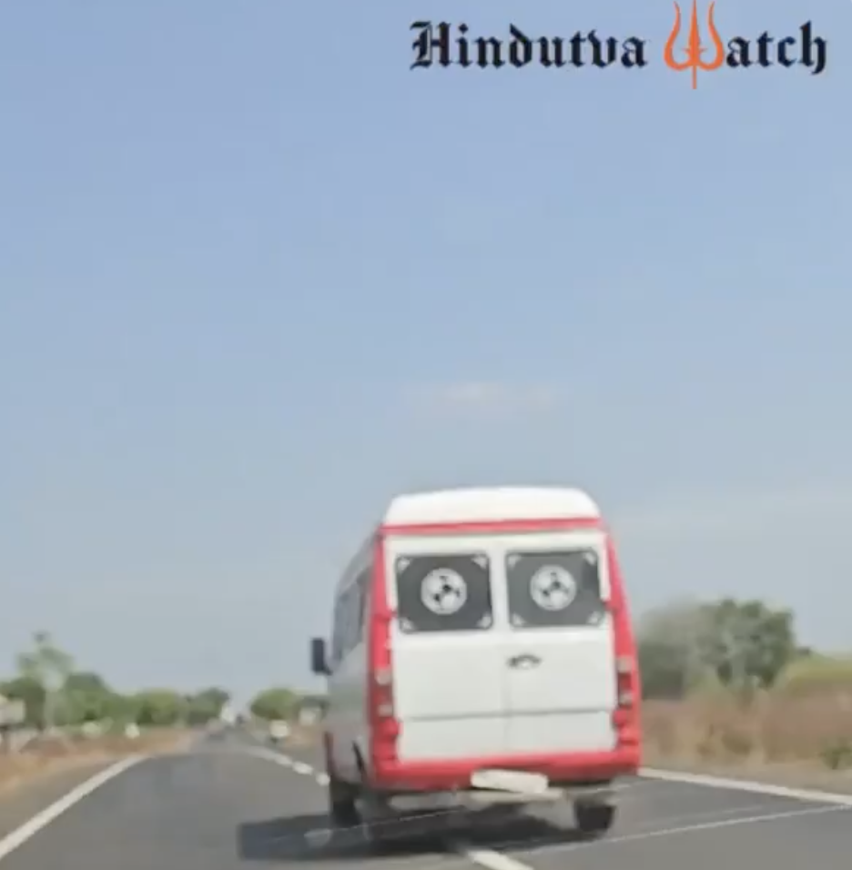 In Nashik, Cow Vigilantes Chase Cattle Vehicle and Seize Animals