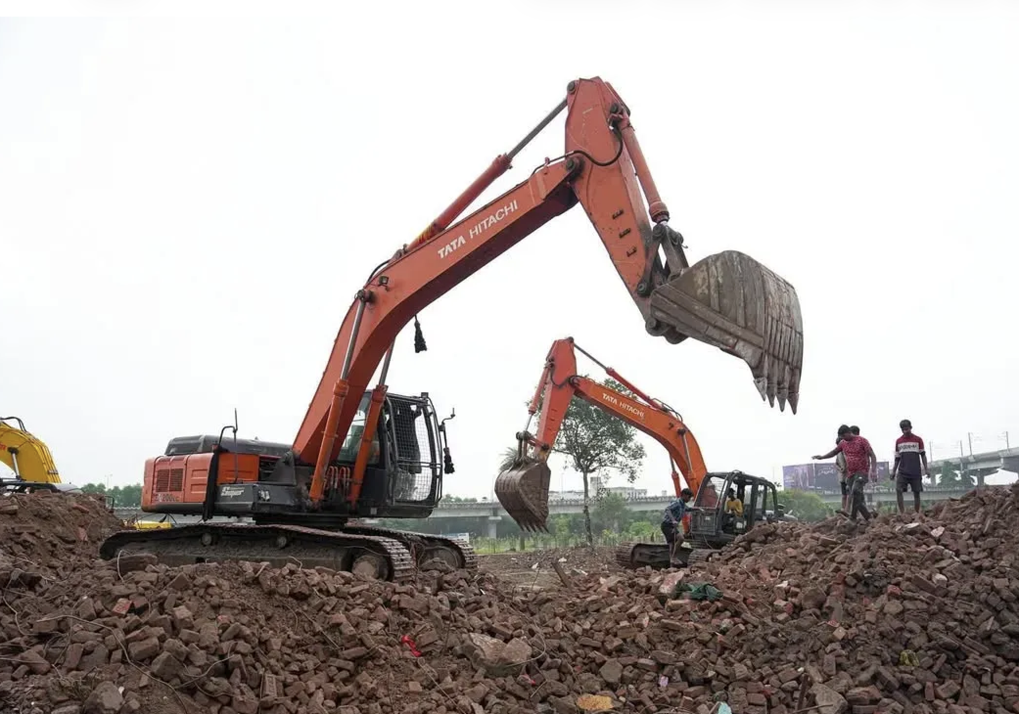 SC protects 25 Muslim homes from demolition in MP’s Khandwa amid bulldozer action over alleged cattle slaughter (Maktoob Media)