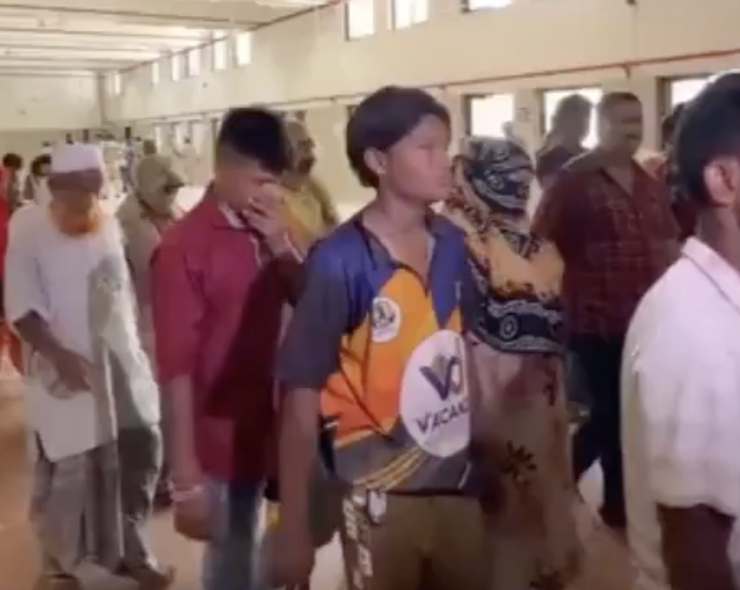 In Surat, Police Detain 260 People Suspected of Illegal Residency