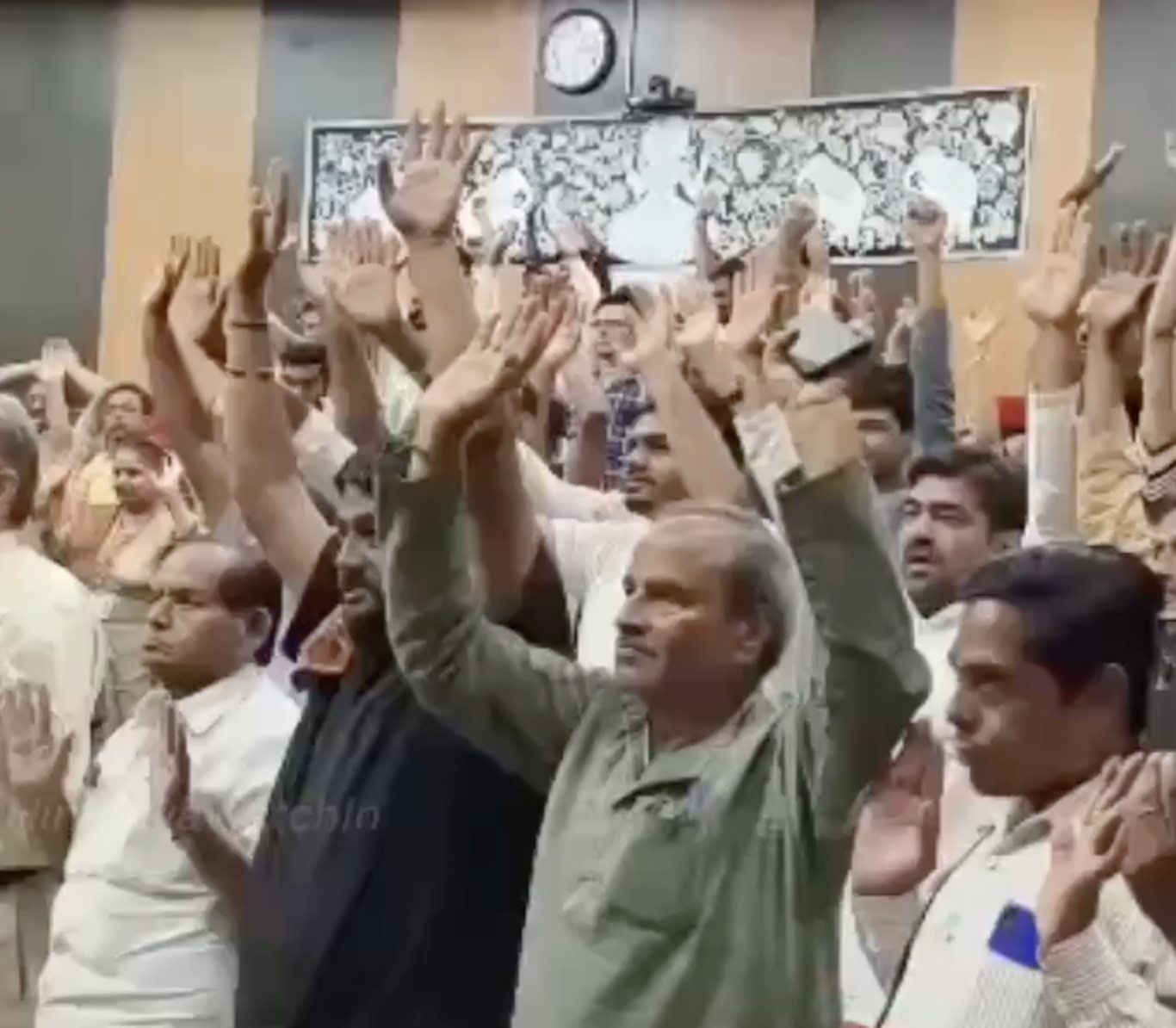 In Meerut, Swami Yashvir Maharaj Leads Pledge Against Religious Conversion and “Jihad”
