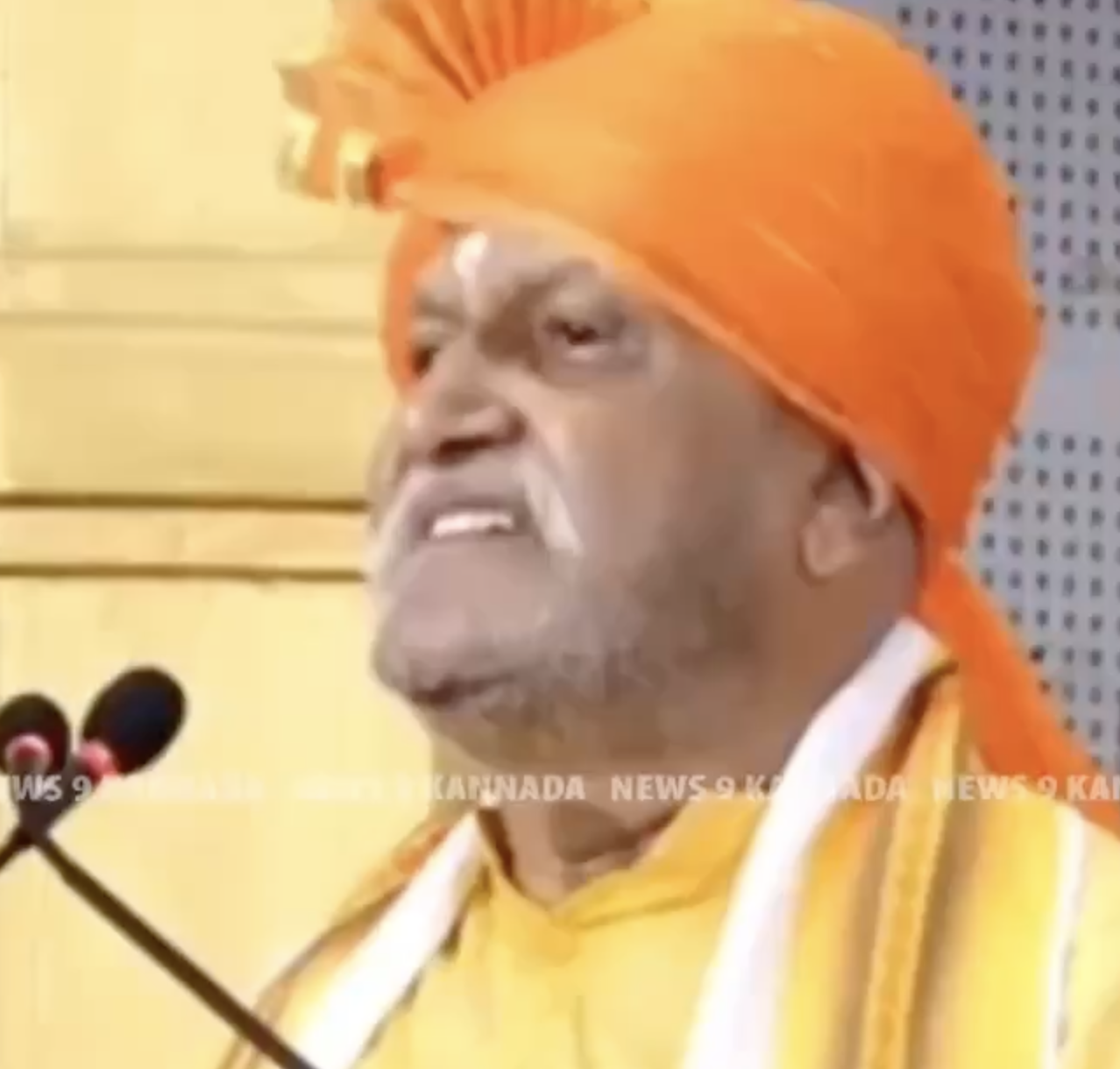 In Hubballi, Pramod Muthalik Targets Muslims and Christians and Announces Plans to Distribute Swords