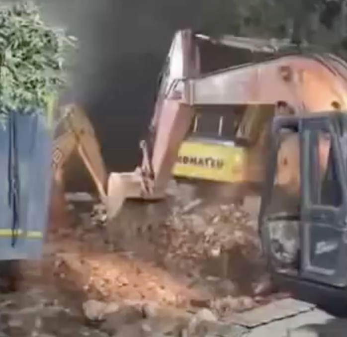 In Delhi, Authorities Demolish Mazar for Road-Widening Project