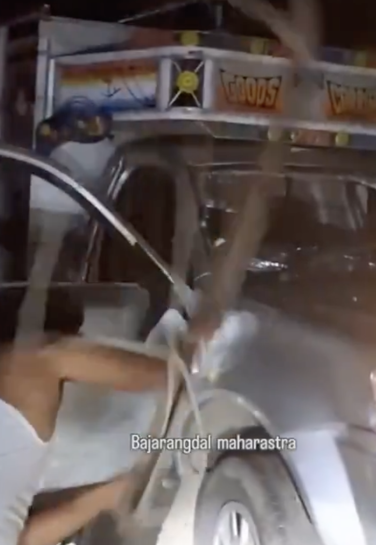 In Maharashtra, Cow Vigilantes Seize and Destroy Cattle Vehicle