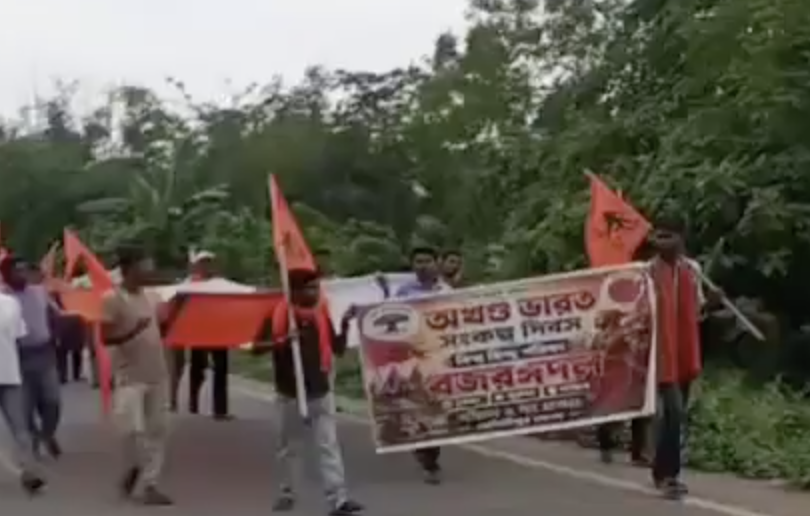 In West Bengal, VHP-Bajrang Dal Rally Calls for Shooting “Traitors”