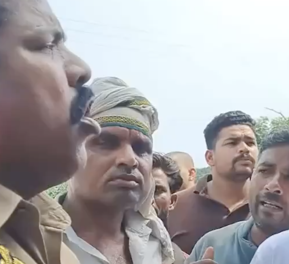 In Harduaganj, Cow Vigilantes Stop Documented Cattle Transport