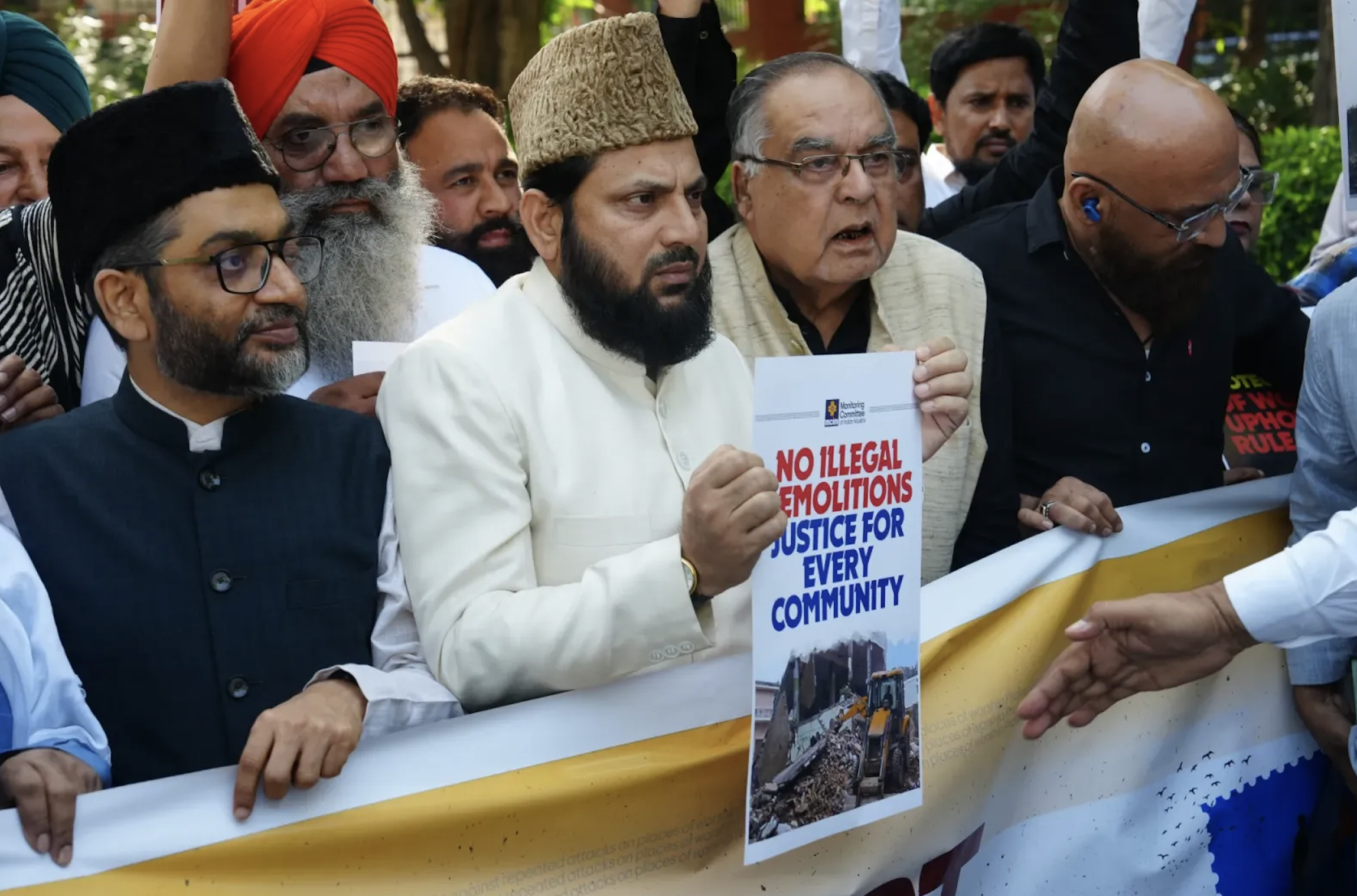 “We will not be silenced,” say Muslim MPs, leaders detained at Delhi protest against mosque attacks, SIR (Maktoob Media)