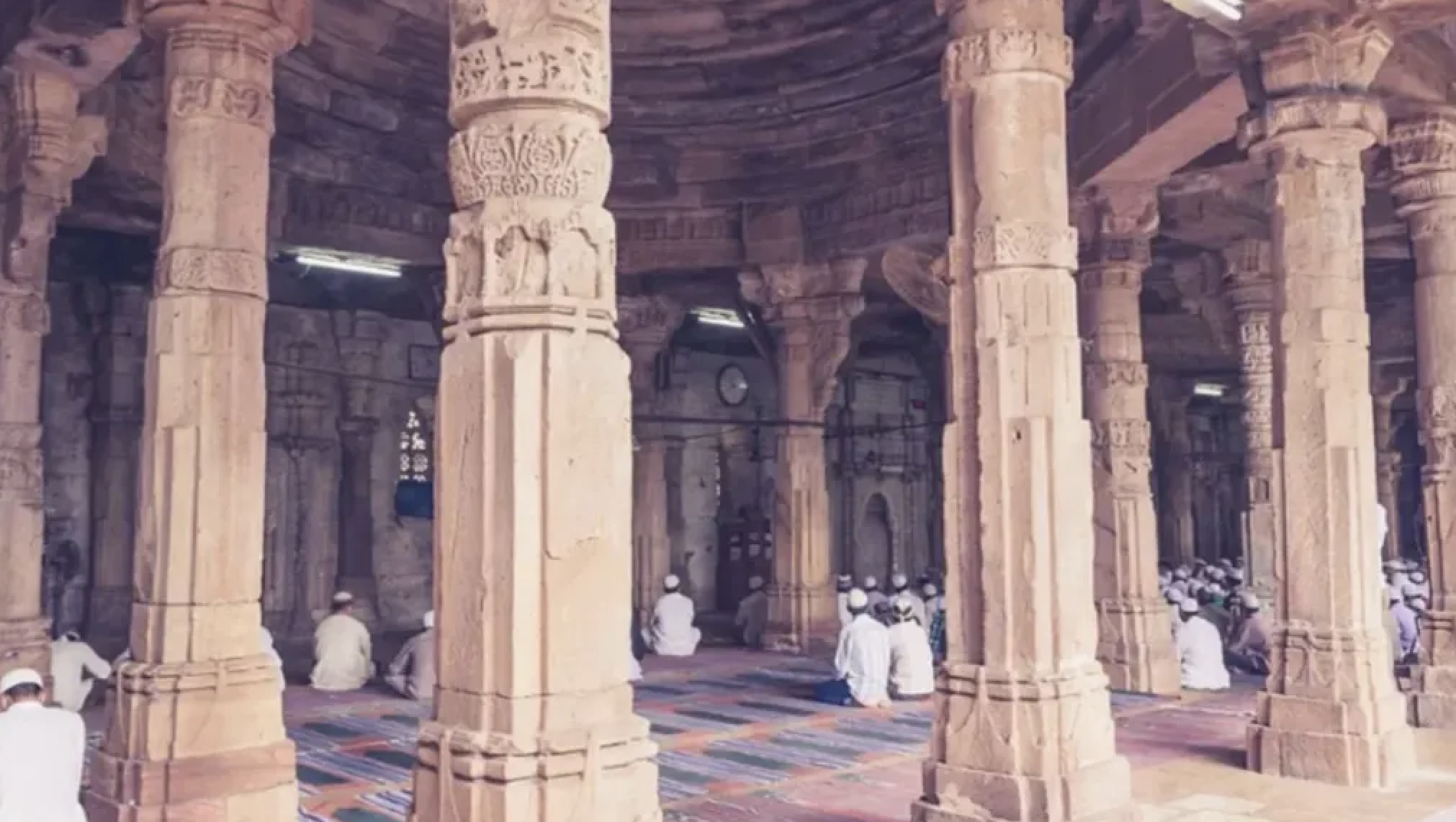 Is Bharuch’s Jami Masjid a Jain temple? Gujarat High Court seeks Centre’s response (Indian Express)